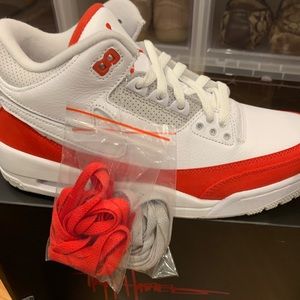 Jordan 3 tinker size 9.5